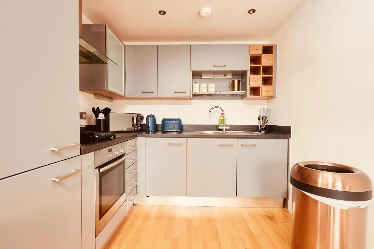 Deluxe City Apt, Riverside Canal View&Free Parking Leeds  Storbritannien