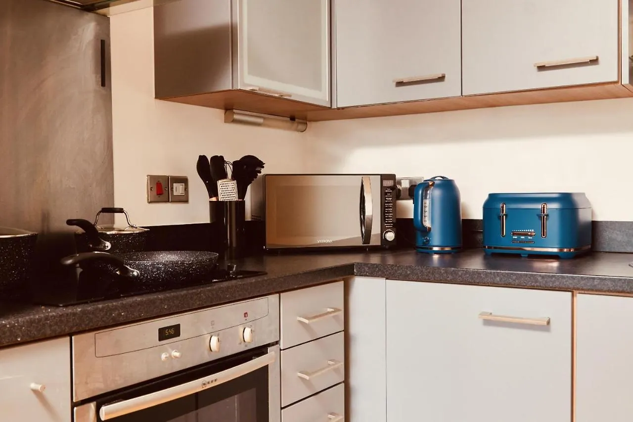 Deluxe City Apt, Riverside Canal View&Free Parking Лидс 0*,